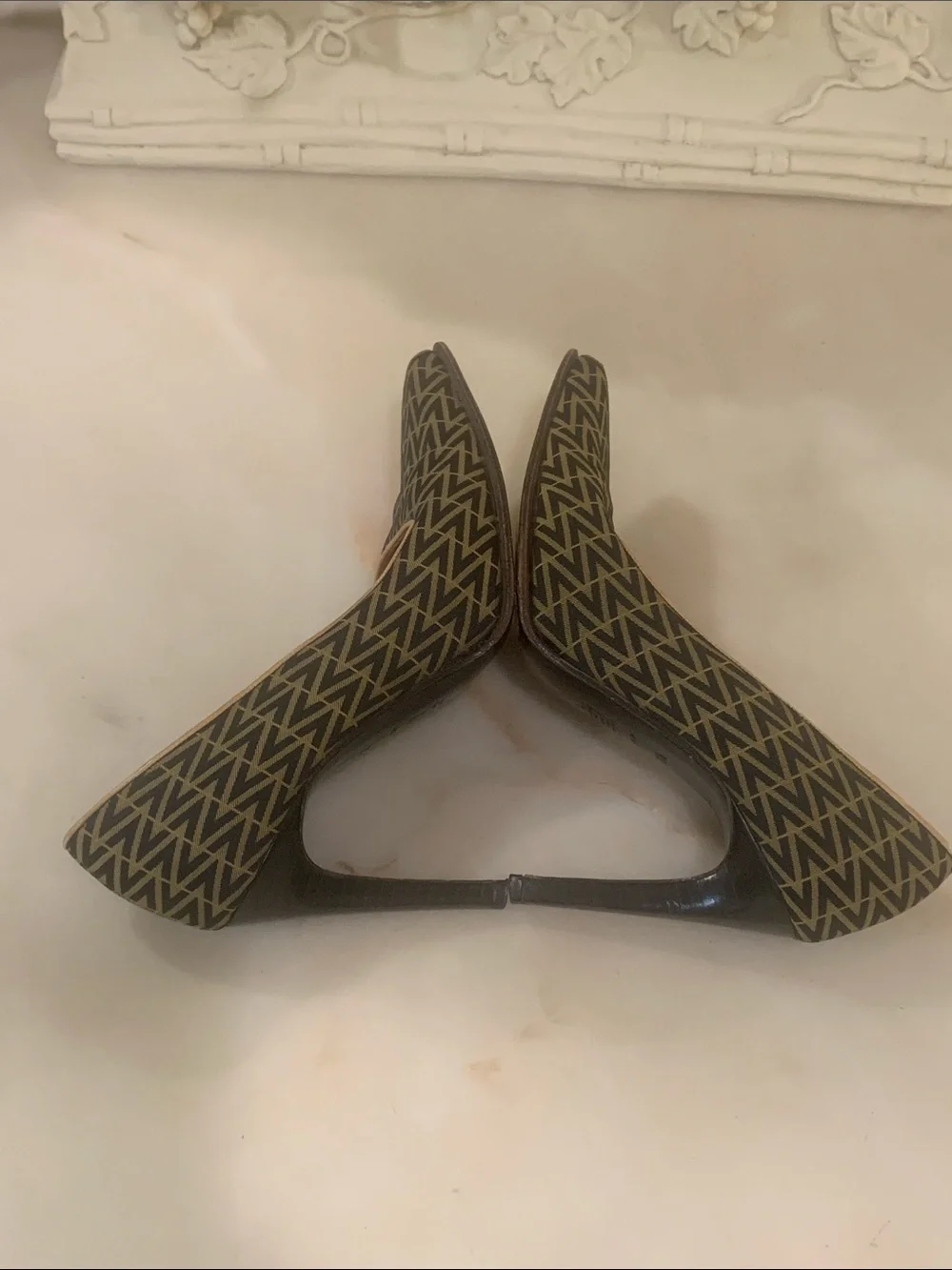 Mario Valentino good bin1